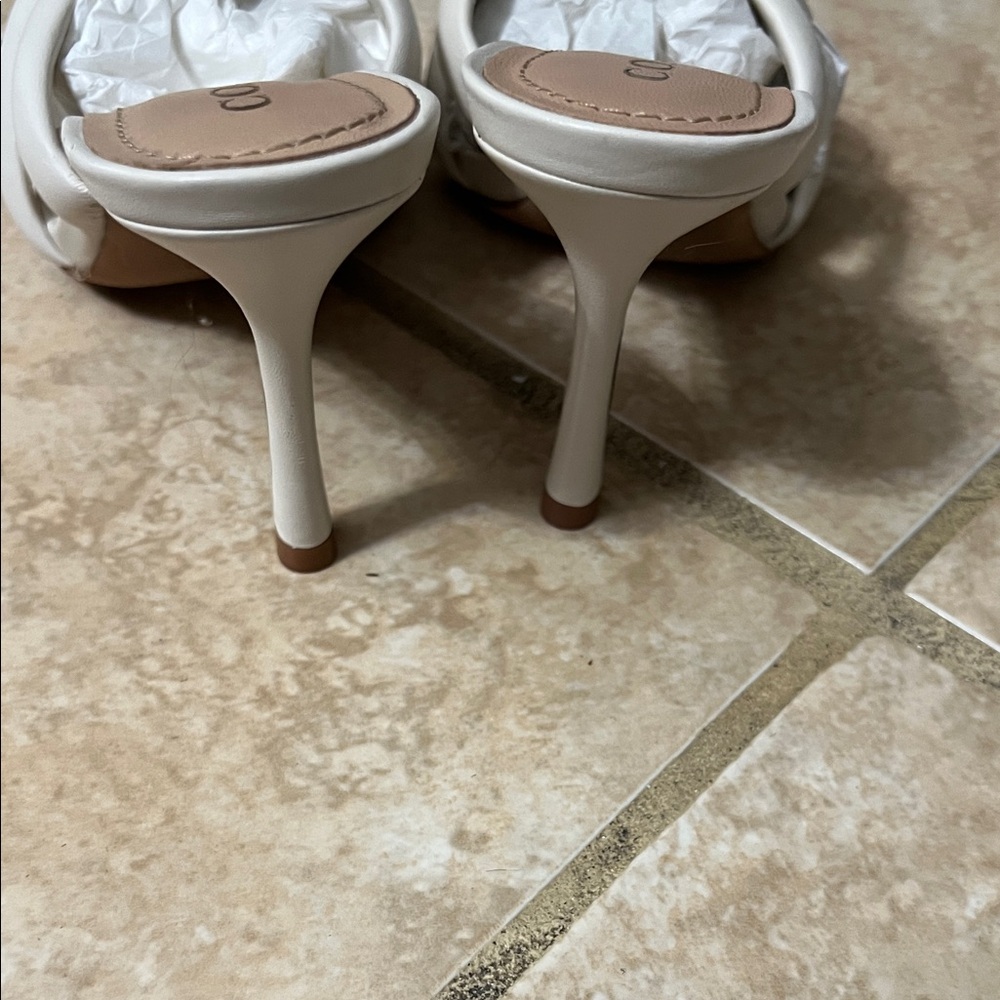 Coach Women's Cream Knot Detail Mules sandals - Picture 4 of 14